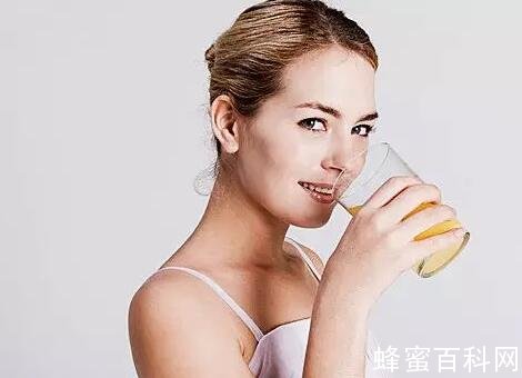 女人喝什么蜂蜜好？女人喝蜂蜜水的好处