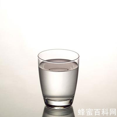 蜂蜜开水