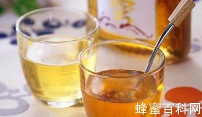 饮用蜂蜜水的最佳时间 什么人不宜喝蜂蜜水