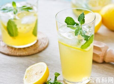 常喝蜂蜜柠檬水 有助于减肥和美白