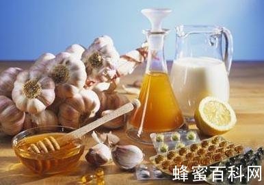 蜂蜜偏方之蜂蜜大蒜治疗感冒
