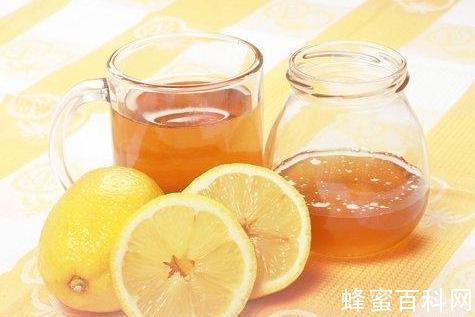 蜂蜜柠檬水的功效有哪些 怎样做蜂蜜柠檬水