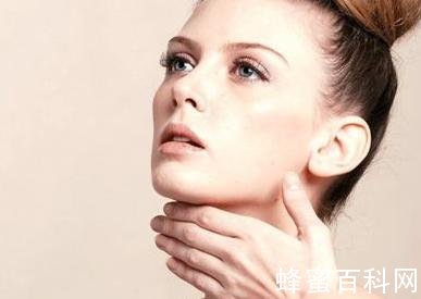 蜂蜜美容 可以把蜂蜜直接涂在脸上吗